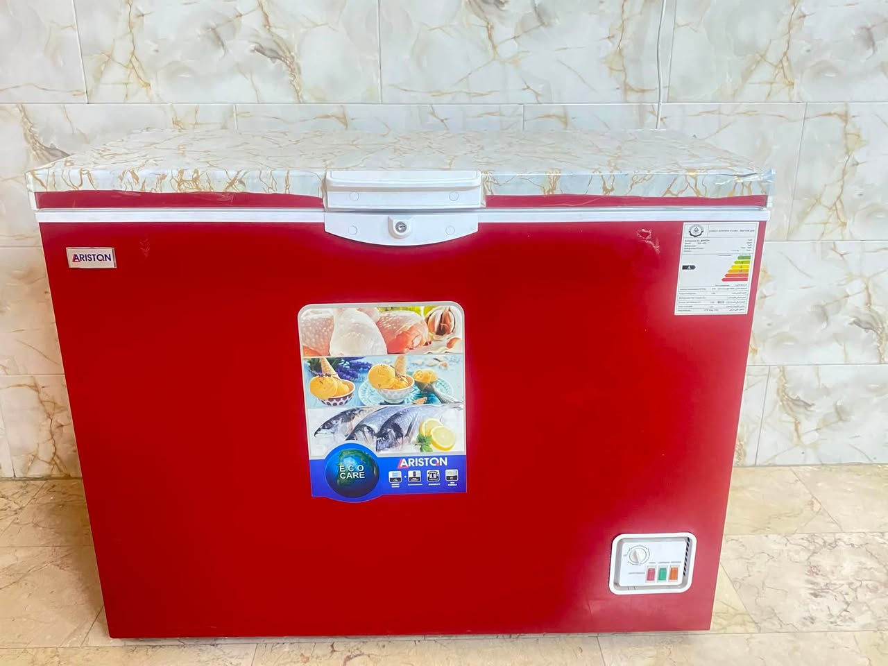 سلام عليكم للبيع كاونتر مع طباخ منضدي واوفن جديد ونظيف استعمال بسيط مع مجمده حجم وسط ايضاً نظيفه وجديده للاستفسار *********** العنوان الغزاليه شارع الضغط
