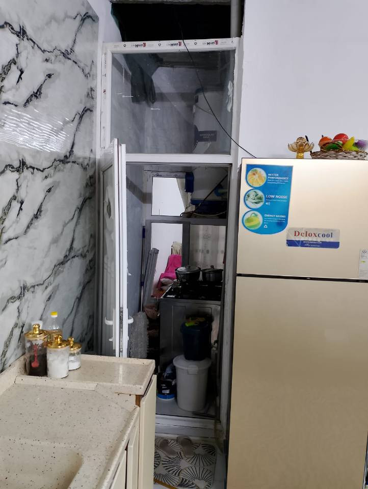 إعلان.... إعلان 
دار زراعي للبيع 
المساحة 100 متر طابق واحد 
العنوان 57 مقابيل جامع الراشدين 
يتكون من....
استقبال 
غرفة نوم 
مطبخ حمام تواليت 
ملاحظة ......
نقص في الدار السقوف الثانويه فقط 
للاستفسار اكثر يرجى الاتصال على الرقم التالي 
***********
