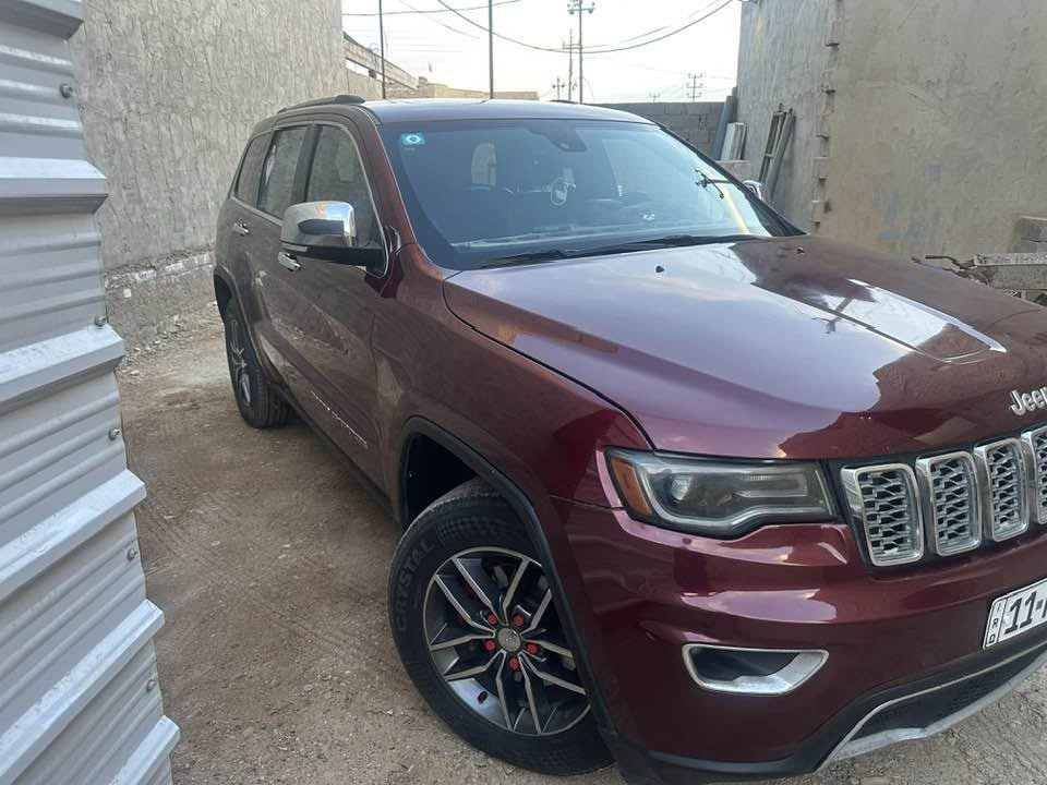 سلام عليكم 
جيب لاريدو 2017/السعر/180/
***********
