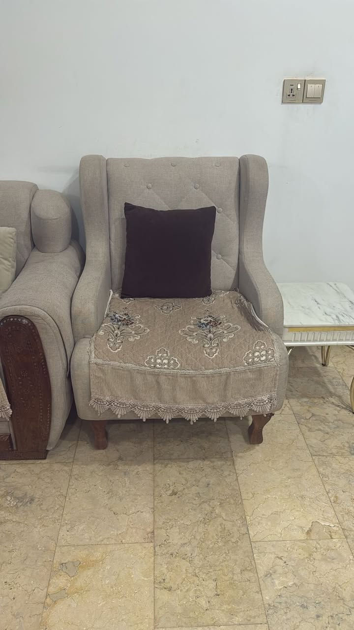 10مقاعد  تركي للبيع بغداد حي الجامعه
