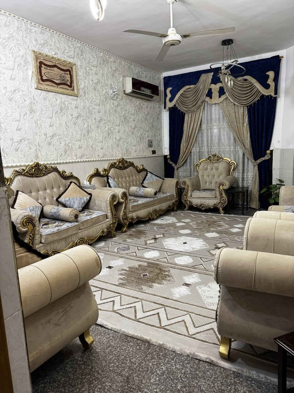 دار للبيع طابو صرف
المساحة 250 متر ركن 
الموقع ابو غرق مجاور المحكمة وشعبة الزراعة 
بناء طابوق صب كونكريت 
يحتوي على استقبال وغرفتين نوم ومطبخ حار وبارد كراج كبير و ثلاث مجمعات صحية 
للاستفسار 
***********
