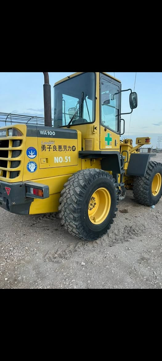 السلام عليكم للبيع شفل كوماتسوو 100 دخول جديد للعراق ٦سلندر مكان حله امعرض السلطاني قرب فتحت النيل ***********
