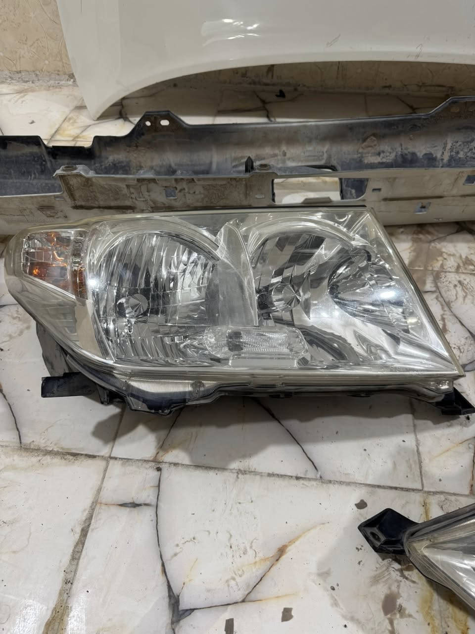 غراض لاندكروز موديل ٢٠١١  للبيع ***********
