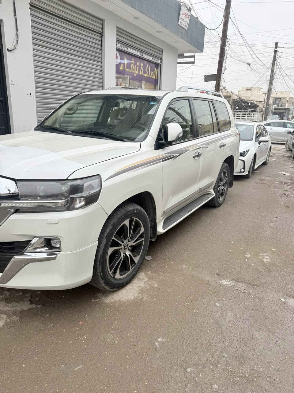 للبيع لاند اكروز 17للبيع مكاني بغداد الغزالية ***********
