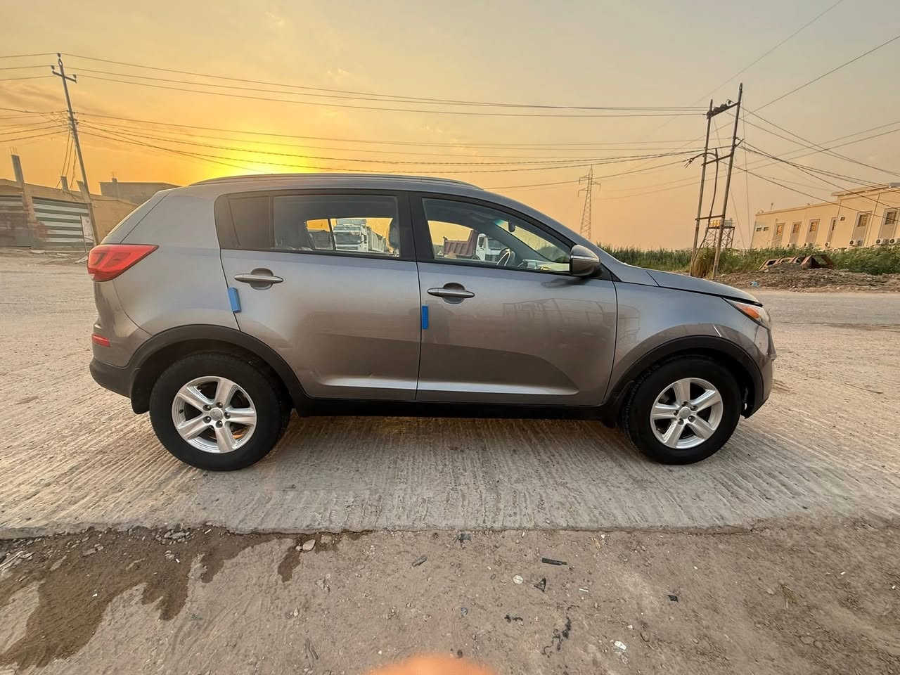 اسبورتج موديل 2016 محرك 2400 تبريد ثلج حداديه جديده تخم تاير وارد أمريكي امبدل بيها جاملغ جهت السايق أو شبر من البنيد بارد  رقم ذي قار الدولي الجديد السياره  مكينه بلاديه لا تنقيص ولا تبخير  
مكانهه ذي قار/قلعه سكر  
السونار مع الصور
سعرها 140بيهه مجال 
***********
