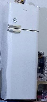 ثلاجه • طباخ • بيها مجال