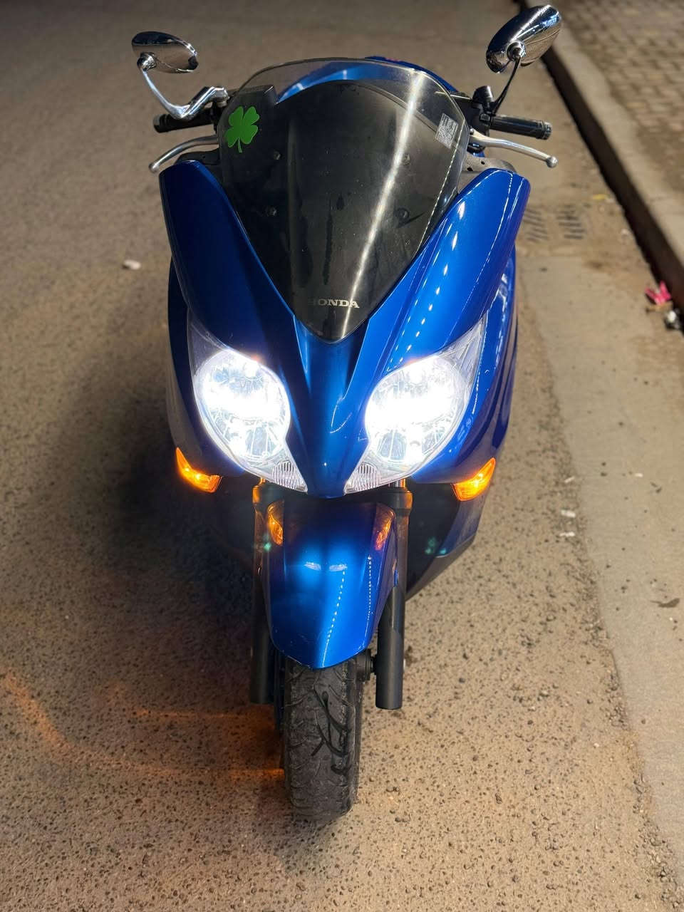 فورزة 0/10 صارلها 10 أيام نازلة من الرمبا 
7 گير مكينة 250 نظام ABS لون مميز مكاني بغداد حي الجهاد 
السعر 17 ورقة للشراي مامتواجد فيس الرقم ***********
