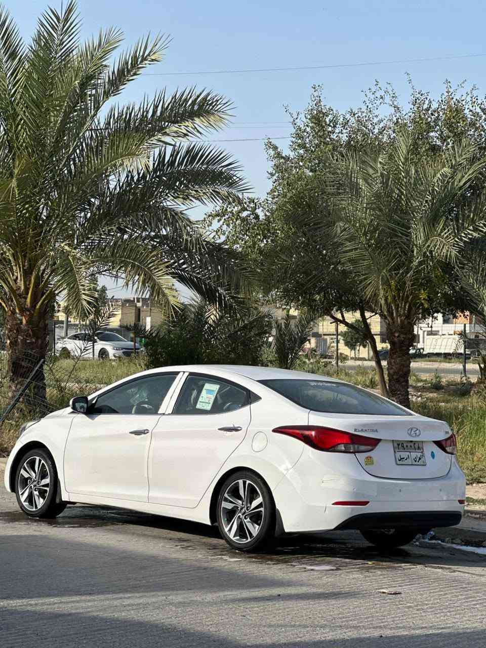 لانتره للبيع موديل 16 سياره كفاله ماعدي شويه بدور الوره مكان نجف ***********سعر 125
