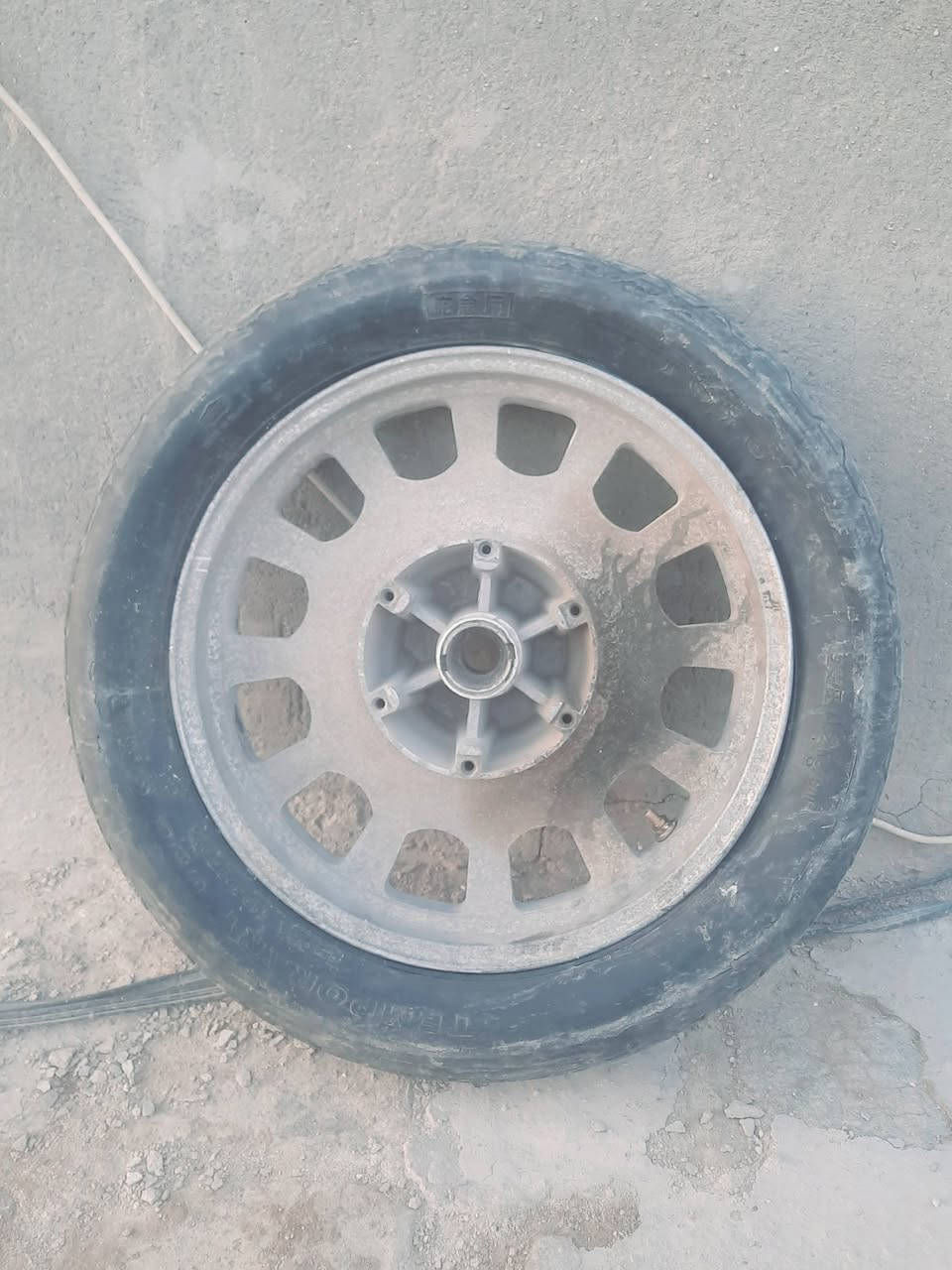 تاير مع ويل ستوته امامي للبيع
واتساب ***********
