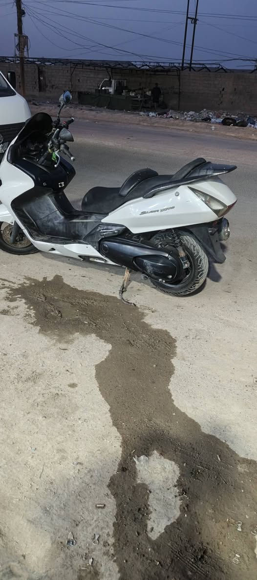 السلام عليكم سلفر ونج 400مكينه ما مفتوحه كهربايات كلها شغاله السعر مليون وبيها مجال الشراي يتصل ***********5 بغداد العبيدي
