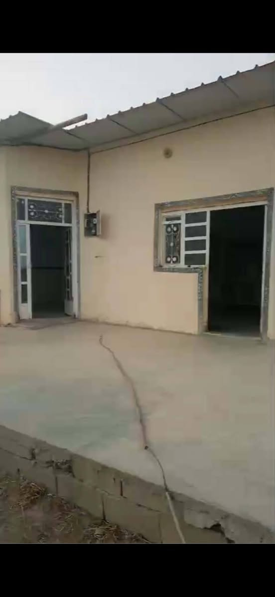 السلام عليكم 
 بيت مساحة 700m مساحة البناء فقط200 في ناحية السلام يرهم مزرعة يرهم بيت للسكن نوع العقار بلدية يبعد عن الشارع العام دقيقتين مشي خدامات موجودة ماء كهرباء مزروع نخل وحمضيات بالحديقة البيت طابق واحد السقف ساندويتش  السعر25مليون وبي مجال مستعجل اريد ابيعه البيت جداً جميل المكان العنبكية ناحية السلام

للاستفسار خاص☕🌷


**إذا كنت صاحب هذا الإعلان وتريد حذفه لأي سبب، رجاءا أرسل رسالة إلى الدعم الفني**