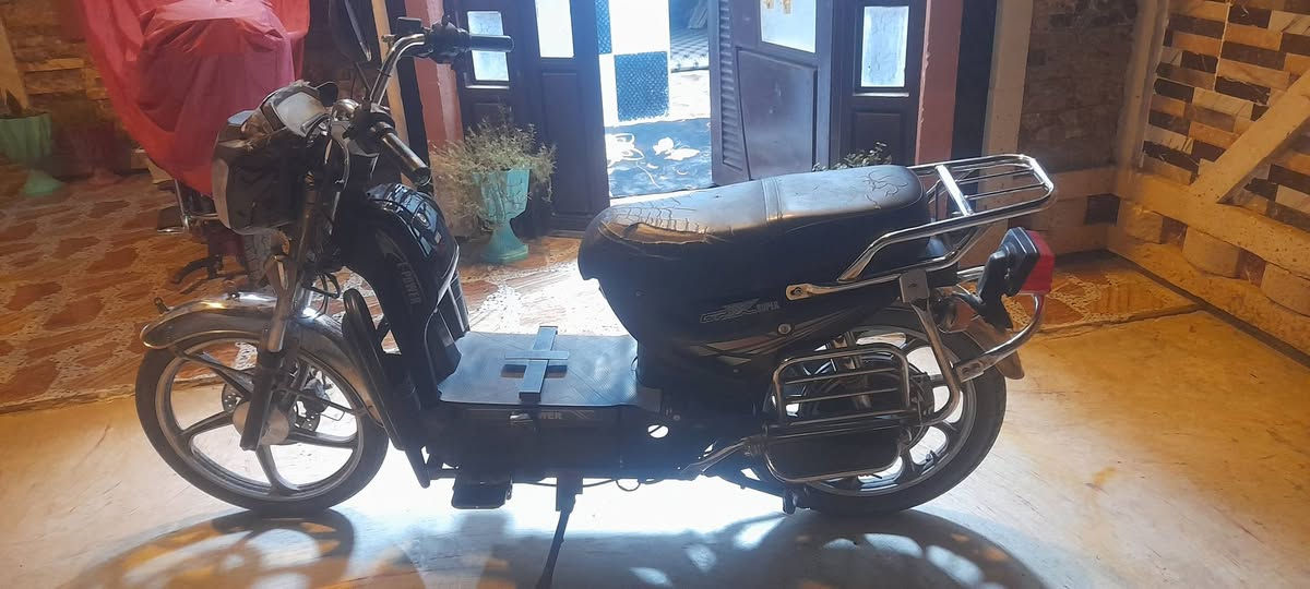 سلام عليكم دراجه شحن موديل 2023 نضيفه 4 بطاريات السعر 300 قفل استفسار ***********
