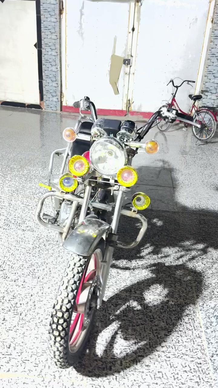 جونده للبيع
نضيفه 
وكهربائه شغاله وسلف وهند كامله 
مديل ٢٠١٣سماوه ام العصافير 
***********
سعر 750,000
وبيه مجال
