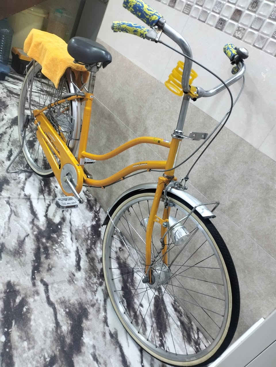 السلام عليكم بايسكل عبد الحليم حجم 26 شحن موديل 2016 السعر خاص ***********
