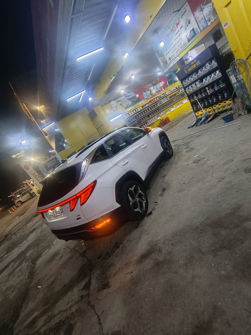 سلام عليكم توسان امريكي فول مواصفات موديل 2022بيه قطعتين بنيد كلير وجملغ الامامي بدون داخل شراط مكينه 2500ماشيه 65الف ابيع او مراوس حسب الاقناعه مكان الحله الحمزه الغربي تواصل ***********
