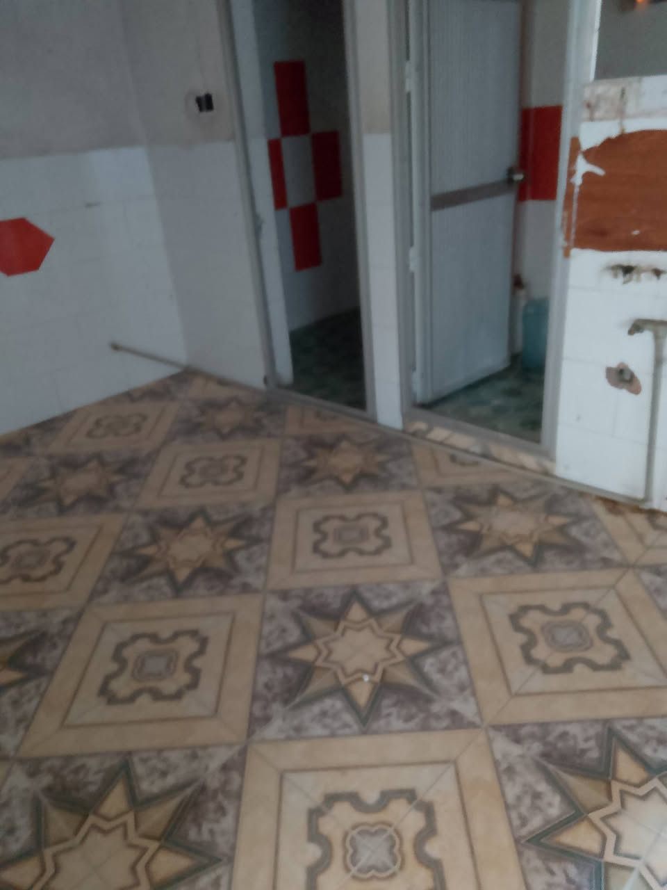 بيت لايجار حاجي اوه قريب مركز سيوان قاط ثاني لاستفسار لايجار 250الف ***********
