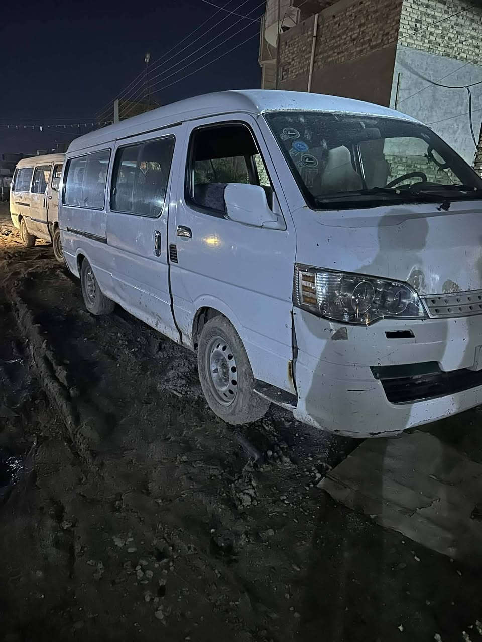 سلام عليكم جنبي موصليه للبيع بأسم مواطن السياره ماعليه اشاره حجز لسياره بيه مكينه ونجي كايمه ابيعه علئ وضعه المكان حله بابل سعر 25 وبيه مجال الرقم ***********
