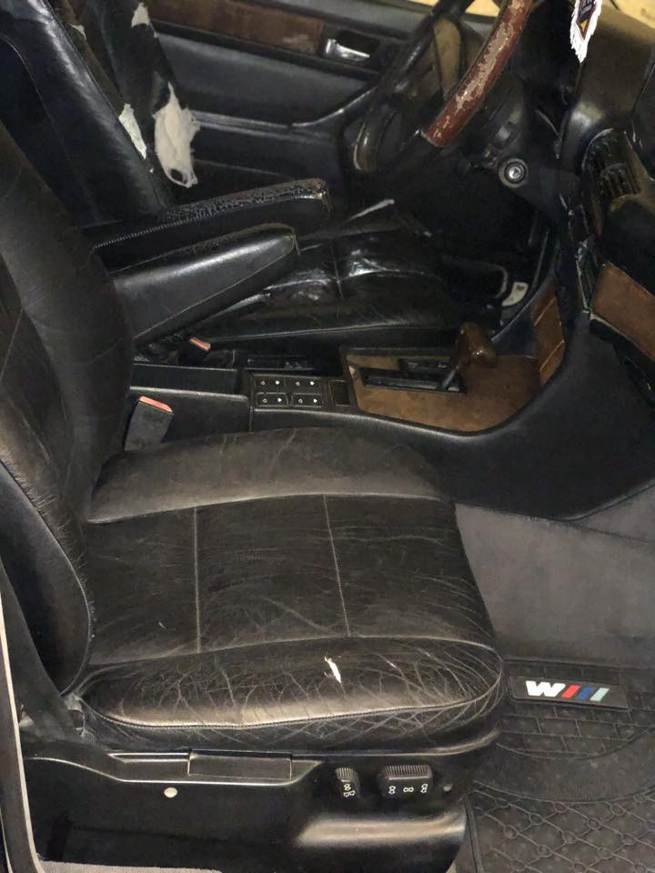 سلام عليكم بي إم 735iموديل 92سياره مكفوله من ضربه من محرك سيره خير من الله زوج تاير جديد نصبه سياره حلوه كشنات كهرباء سياره غاز وبانزين سياره مكفوله خير من الله سعر سياره 70بيه مجال ‭٠٧٨١ ٧٣٠ ٤٠٥٧‬عل رقم خاص مامتواجد مكاني بغداد آبو غريب
