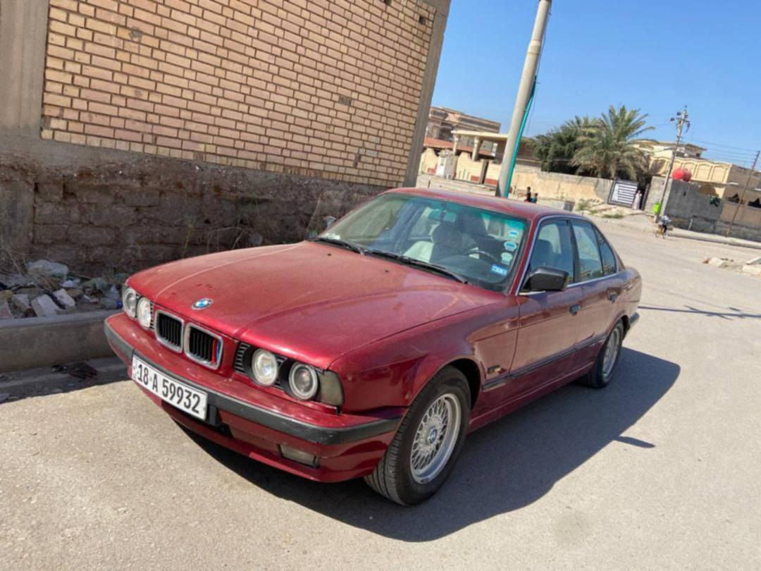 للبيع BMW
525
محرك مسكر. تك فانوص
 سياره نضيفه 
حداديه تايرات جدد 
 كلشي علبلاد 
بس صبغ جماليه 
سياره نشطه وحلوه مال سفر 

مكان بصره شط العرب 
سعر 63 وبيه مجال 
ترهم مراوس بلون رصاصي 
رقمي ***********
