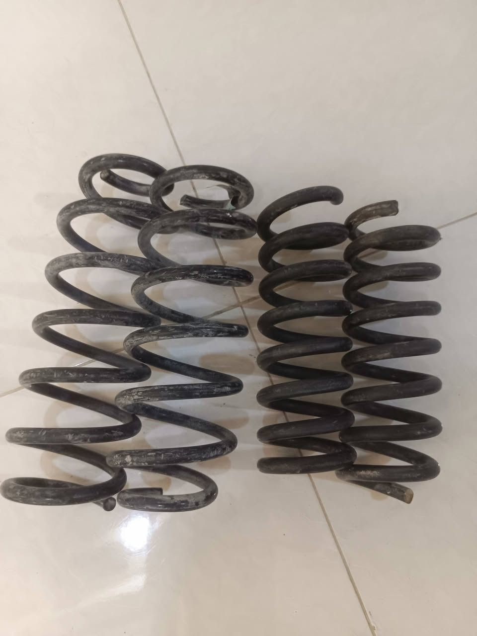 سلام عليكم غراض اوباما للبيع كلمن وسعره سبير 30//لويات اربعه امامي خلفي 3600 ب40//شباج ب15//قواعد دبل 15//بك لايتات ب 60// ماسكات الزوج ب15//شباج اوباما من موديل 15 وفوك  الي جوه الرقم ب10//ثلاجه مع مسطره وبخاخ ب30// دبلات مع لويات هيمي  ب100// سلف اوباما هيمي ب50 شغال //كشافات اوباما موديل 11/14 زوج ب10 // عمبار ب15 /// المكان الكوت رقم الهاتف ***********
