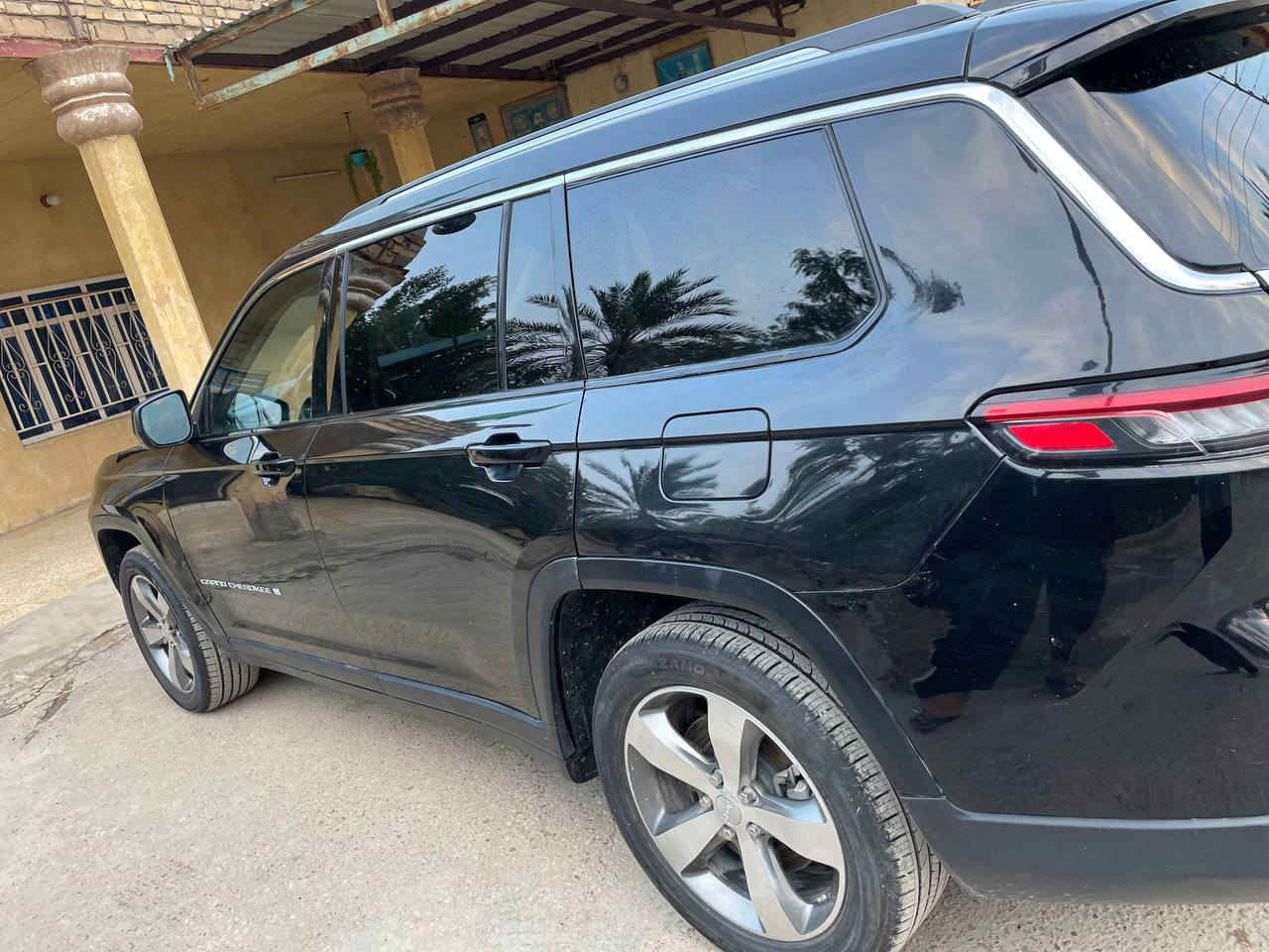 سلام عليكم جيب للبيع لون اسود كذاب موديل 2023 بسمي رقم انكليزي السعر 319 ورقه وبيه مجال رقم ***********
