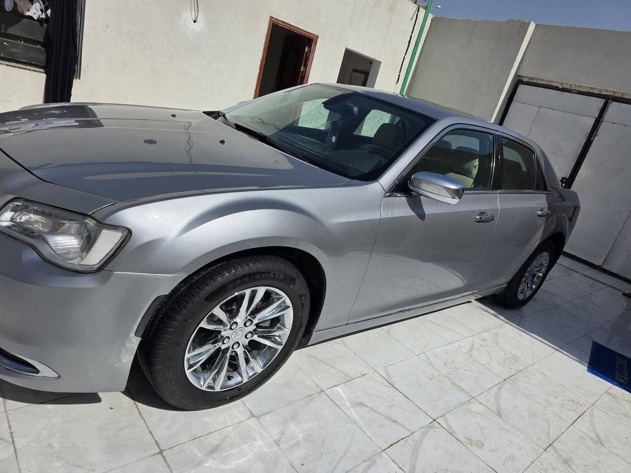 سلام عليكم خوان عندي سيارة البيع ***********
