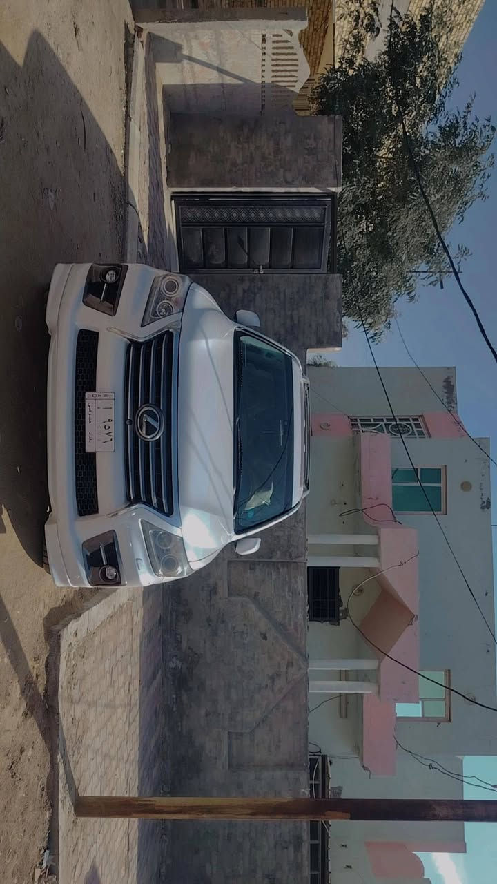 السلام عليكم
للبيع 
لكزس 2013 سبورت 
وارد خليجي فول مواصفات
محرك 8 سلندر 5700 شرط
بصمة تشغيل 
تشغيل عن بعد
كشنات كلهن تدفئة وكهرباء امامي خلفي
كشنات 7 راكب كهرباء
رادار امامي
سلايد روف 
صندوك كهرباء
ميموري خزن كشن وستيرن
ستيرن كهرباء
جكات 
4 وضعيات قيادة
سستم صوت هارمن
زراك لايتات وزنون حتى بلوجكترات 
داخل قرميدي 
تبريد منفصل 4 قطع
ويل حجم 20 
تخم تايرات جديد
مابيها اي نقص  
السيارة كلش جديدة 

السعر360ورقة 

رقم بغداد الجديد هزه وسنوية
2029
***********
