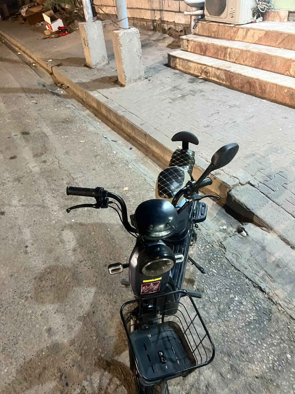 دراجه الريان
دراجه شحن حجم 20
5 بطاريات جدد 60V 
مواصفات 
سرعه 75 حقيقي + اشاير شغاله ولايت ولد + تايرات جدد + مرايه +بطاريات جدد
دراجه اخت جديده سعره 450 وبيه مجال 
للاستفسار راسلني خاص او رقمي***********
موديل2024
