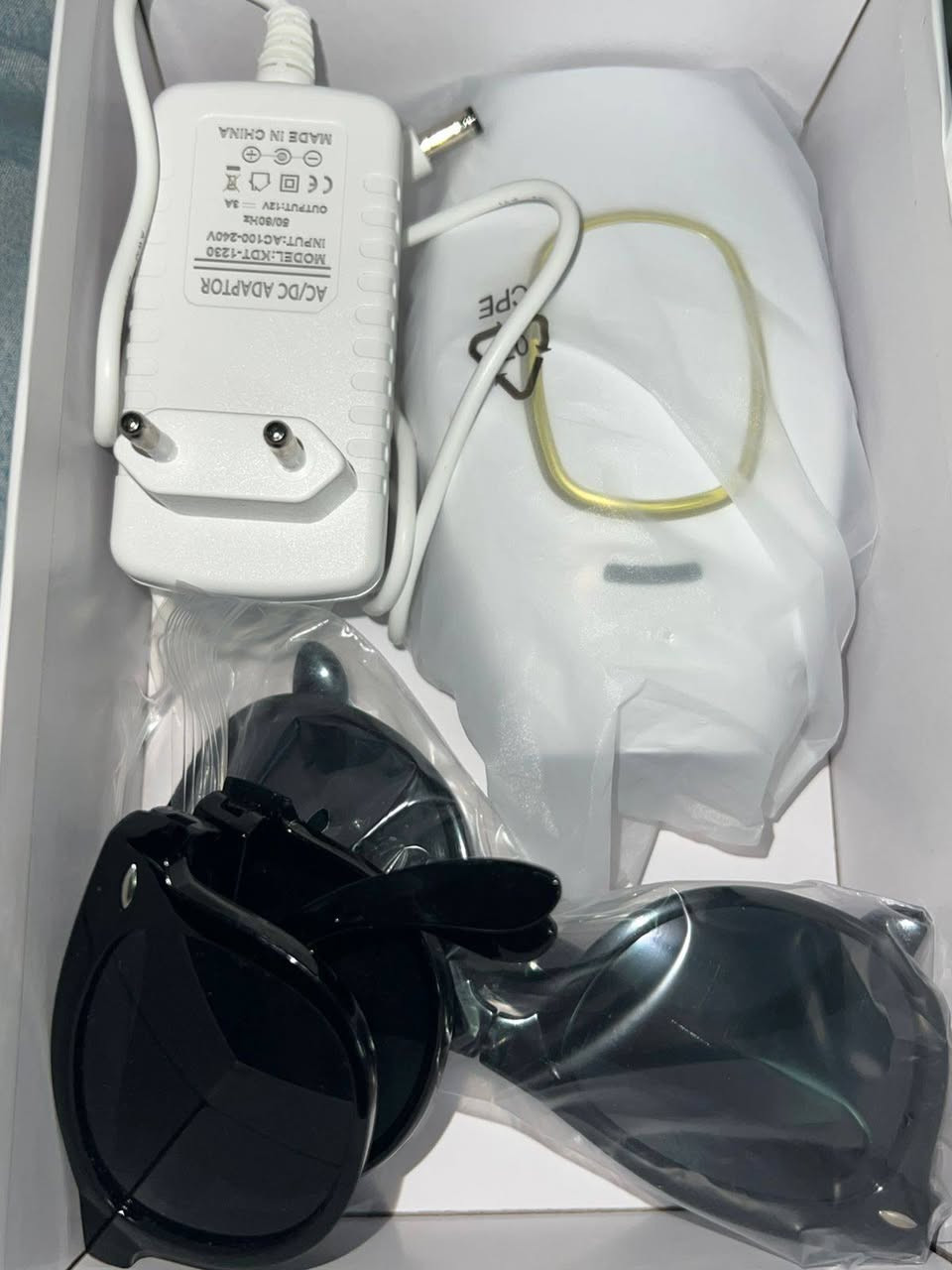 تقنية IPL (الضوء النبضي المكثف) هي وسيلة فعالة وآمنة لإزالة الشعر من الجذور وتخفيف نموه تدريجياً عبر ومضات ضوئية تستهدف الميلانين في بصيلات الشعر. تُستخدم كبديل آمن ومنزلي بـ 5-8 مستويات طاقة، وتمنح نتائج دائمة بعد عدة جلسات (خلال 4-10 أسابيع) دون ألم، ومناسبة لمعظم أنواع البشرة. السعر 50الف


**إذا كنت صاحب هذا الإعلان وتريد حذفه لأي سبب، رجاءا أرسل رسالة إلى الدعم الفني**