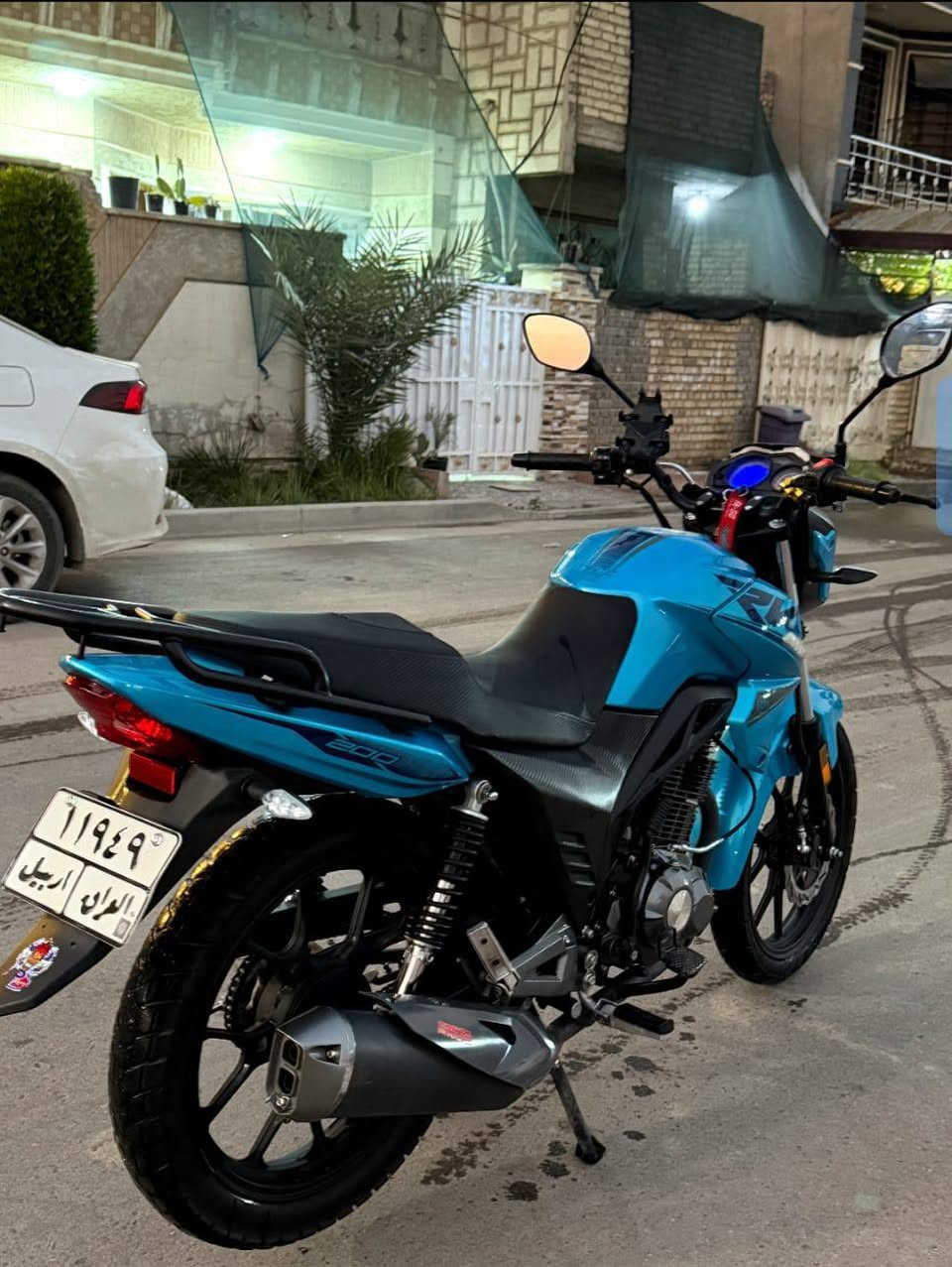 السلام عليكم 
دراجة RK محرك 200 cc ، مرقم كامل موديل 2024 نازلة من الشركة ب2025 ماشية 23 الف ، دراجة مكفولة من كلشي كير مكينة خير من الله وكلش معتني بيها ، الدراجة بيها بس كسر بسيط بالجاملغ الامامي مثل ما واضح بالصور ، السعر 2 مليون و300 بيها مجال للشراي 
مكاني بغداد *********** بغداد, العراق
