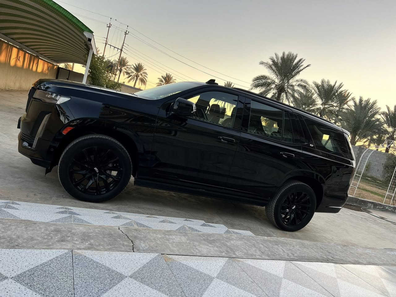 كاديلاك اسكاليد اسبيرسو موديل 2022 خليجي وكالة المنصور
كفالة عامة من تبديل من صبغ وتبديل وبارد وشخط ورصعه 
عداد المسافة :40 الف كيلو

المواصفات :
مساج
٣٦سماعه
ابواب شفط 
نقطة عمياء 
مري اوتو دم 
صندوق شفط 
جكات 
نظام دفع رابع و خلفي 
شاشه كبيرة 
كامرة 4k
دمام صندوق
تشغيل عن بعد 
كاميرات 6
فورويل
كشن رجاج ‎ 
دوسات كهرباء
داتا شو 
بانوراما 
داخل جوزي المرغوب 
جنطة ذكية جلاق 
رادار جانبي و امامي 
رادار تحديد مسار 
مسنات خلفية تدفئة 
كشن Vib منفصل 
مري شفط 
اشاير بلمري 
ويل 22
ذاكر ميموري خزن 
مسنات جلد 
إنارة محيطية 
لدات 
اشاير ترحيب 
حزام ذكي 
كاميرا وسطية 
هاند بريك دكمة 
نظام سحب القطر 
مايك بجميع المقاعد 
نظام تجاوب مع السائق 
حاملات اكواب 
ثلاجة وسطية
السيارة معروضه 725$وبيها مجال بسيط الشراي يتصل وعيوني اله
***********
