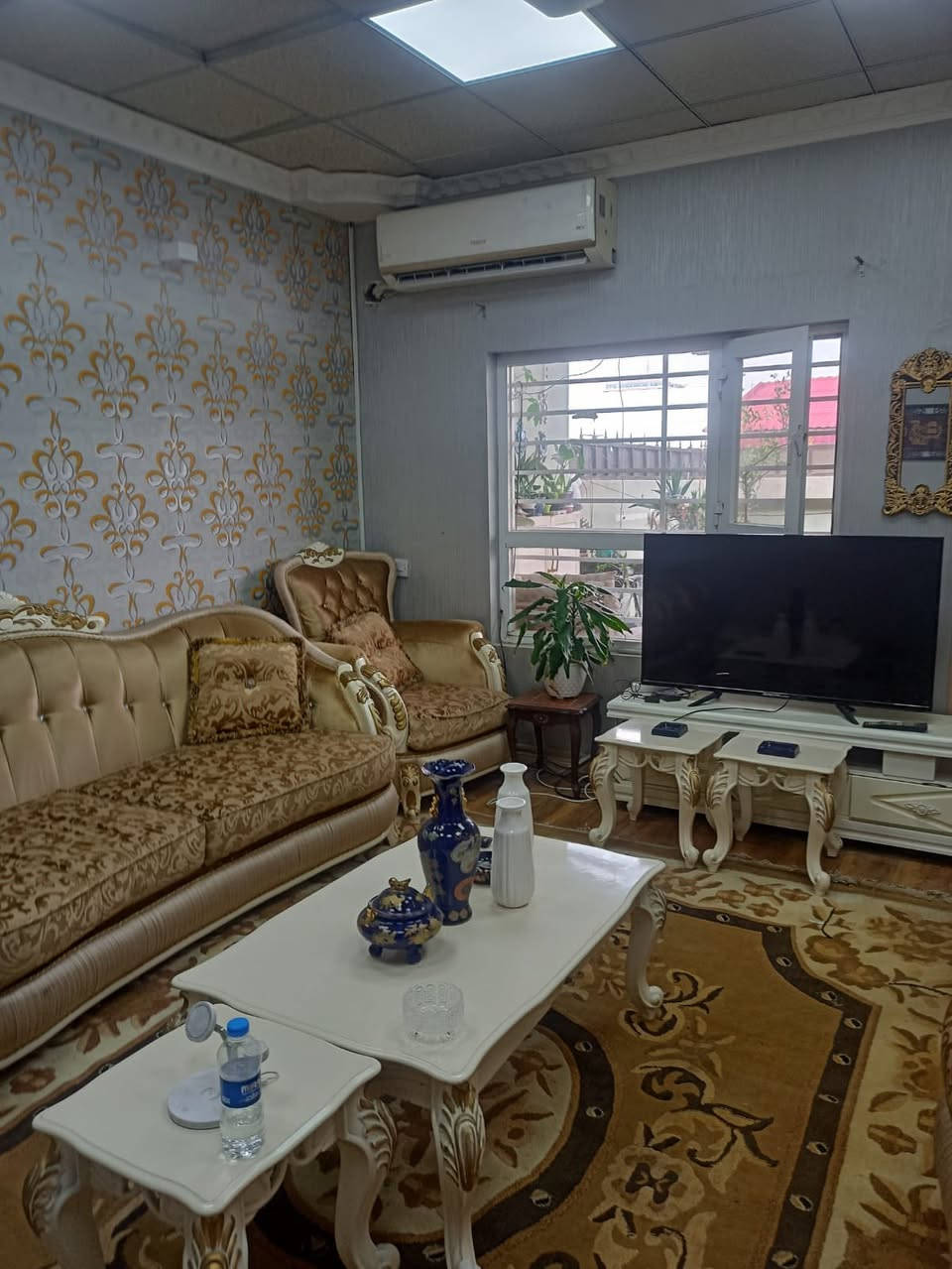 💠منزل فارغ للبيع  في مجمع ايندا 1 💠 
💠مساحة 216م
💠طابق واحد يتكون من👇🏻
♦️استقبال
♦️مطبخ مفتوح على الصالة الداخلية 
♦️حمام و تواليت
♦️غرفتين نوم
💠كراج
♦️حديقة جميلة
🔸كهرباء 24 ساعة

💠 السعر 7 دفاتر ونص قابل للتفاوض 💠 

💠 ملاحظة: البيت مطلوب اقساط 13 مليون للشركة 💠 
        

لمعرفة معلومات اكثر الاتصال على الارقام📲
***********_***********
