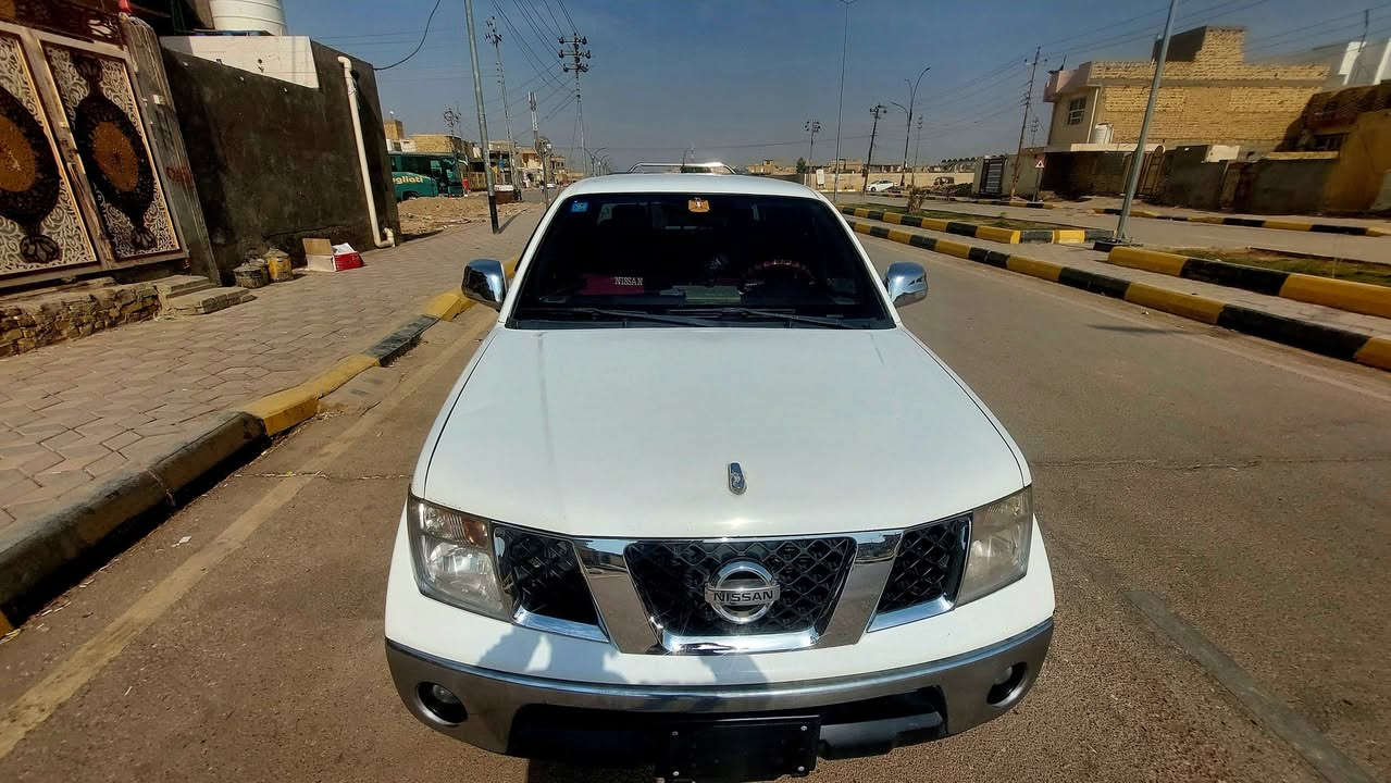 نيفاره 2012 رقم بصره انكليزي(لوحاتها طالعات و بعدني ما مستلمهن) مشروع وطني مكفوله كفاله عامه شرط فحص السونارر
مكينه محور ففتي 3000 فيشه و بطل المرغوب و كير مكفول 
ما ناقصها اي شي تبريد و تدفئه و حداديه و تخم تاير
المكان ذي قار النصر  *********** 
السعر 115
