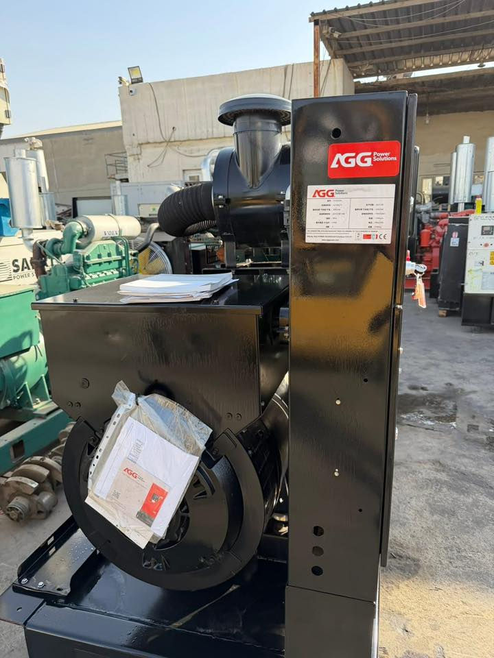 سلام عليكم 

🔥مولد دايو دوسان. بلادي اوربي 🔥.   (Zero hours )

✅6سلندر. حجم كورين. دوسان ✅

✅توليد Leroy -somer330KVA ✅.  موديل 2023
✅سوبر. - انتر كولر - بم كهربائي✅
✅ فول اوتو نضام حمايه شاشه دبسي✅
✅ مولد زيرو صفر ساعه  zero hours ✅

📍عنوان أربيل صناعه جنوبيه 📍
 🚚يوجد توصيل جميع  المحافظات 🚚🚚

***********📞
***********📞
***********📞
***********📞
