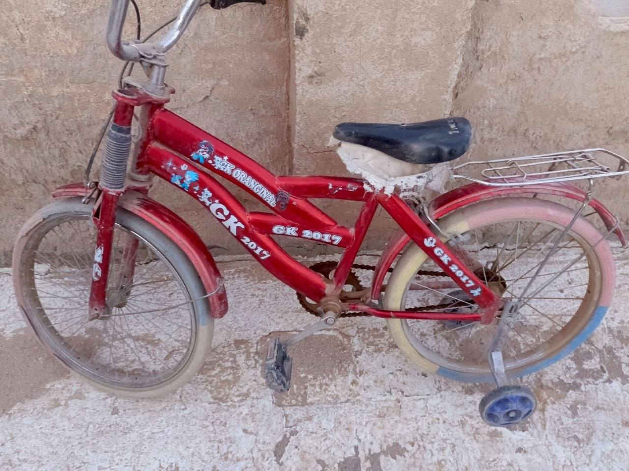 بايسكل لبيع 
عنوان النجف 
سعر ب 40 
وبي مجال لشراي 
***********
