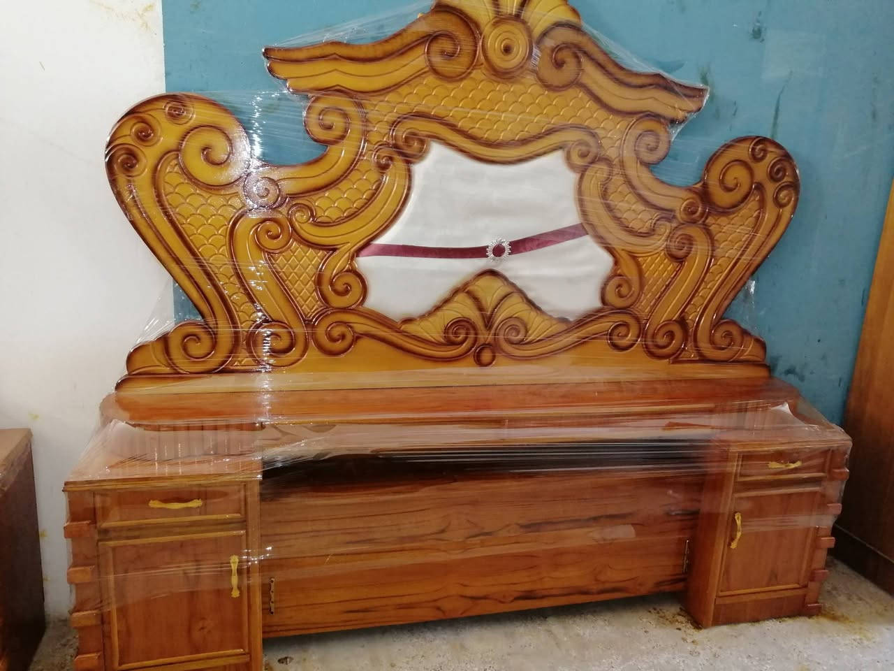 غرفه للبيع حطاطه صاج داخل خارج ظهر جرجوبه السعر 875 الف وبيه مجال العنوان بعقوبه كاطون الرازي شارع ابو رباح قرب مرطبات لسيد مزاد ابو كرار الغريباوي ***********
