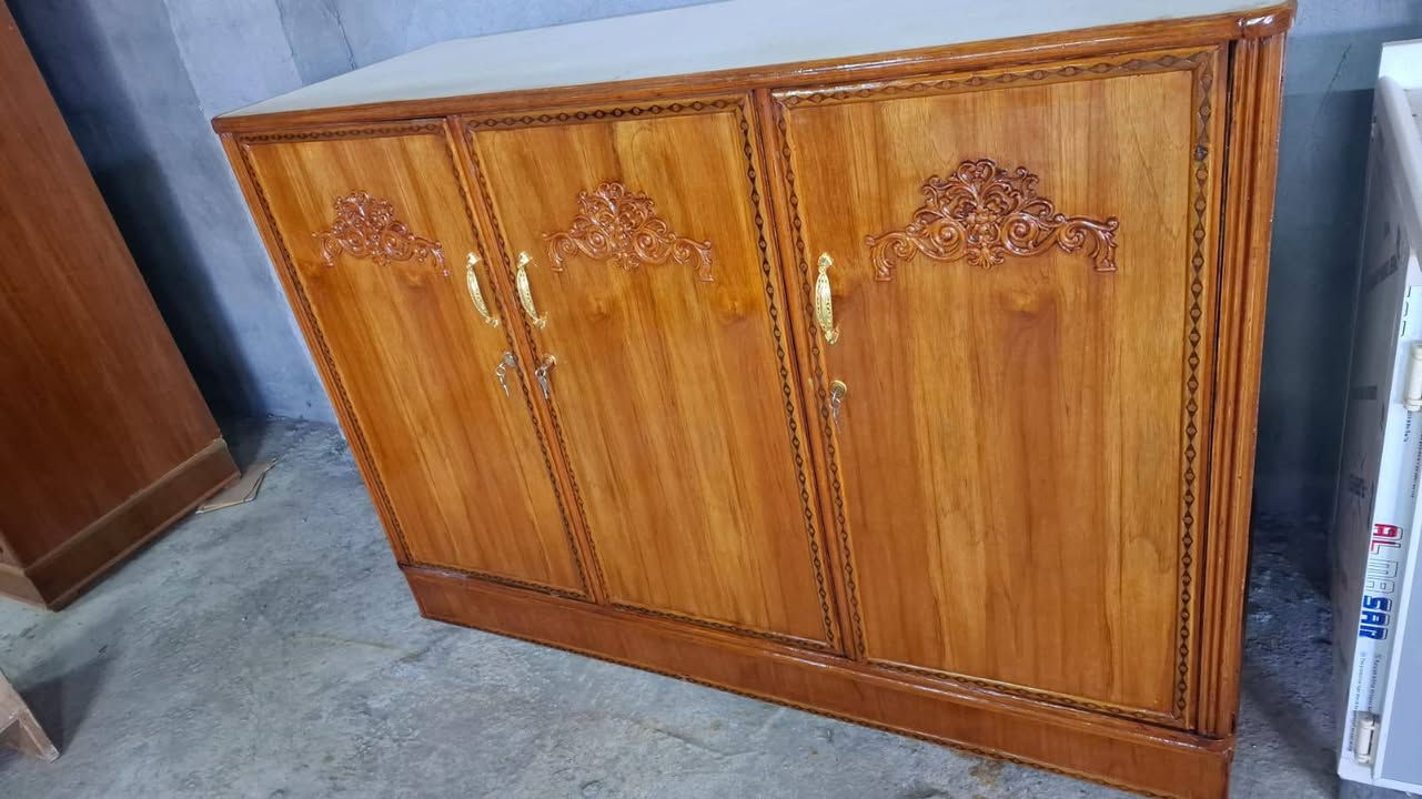 السلام عليكم  اغراض للبيع للاستفسار الاتصال على الرقم ***********
