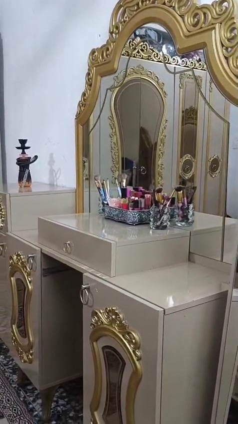 غرفه للبيع سعر ٦٥٠ بيها مجال.. واتساب  ***********
