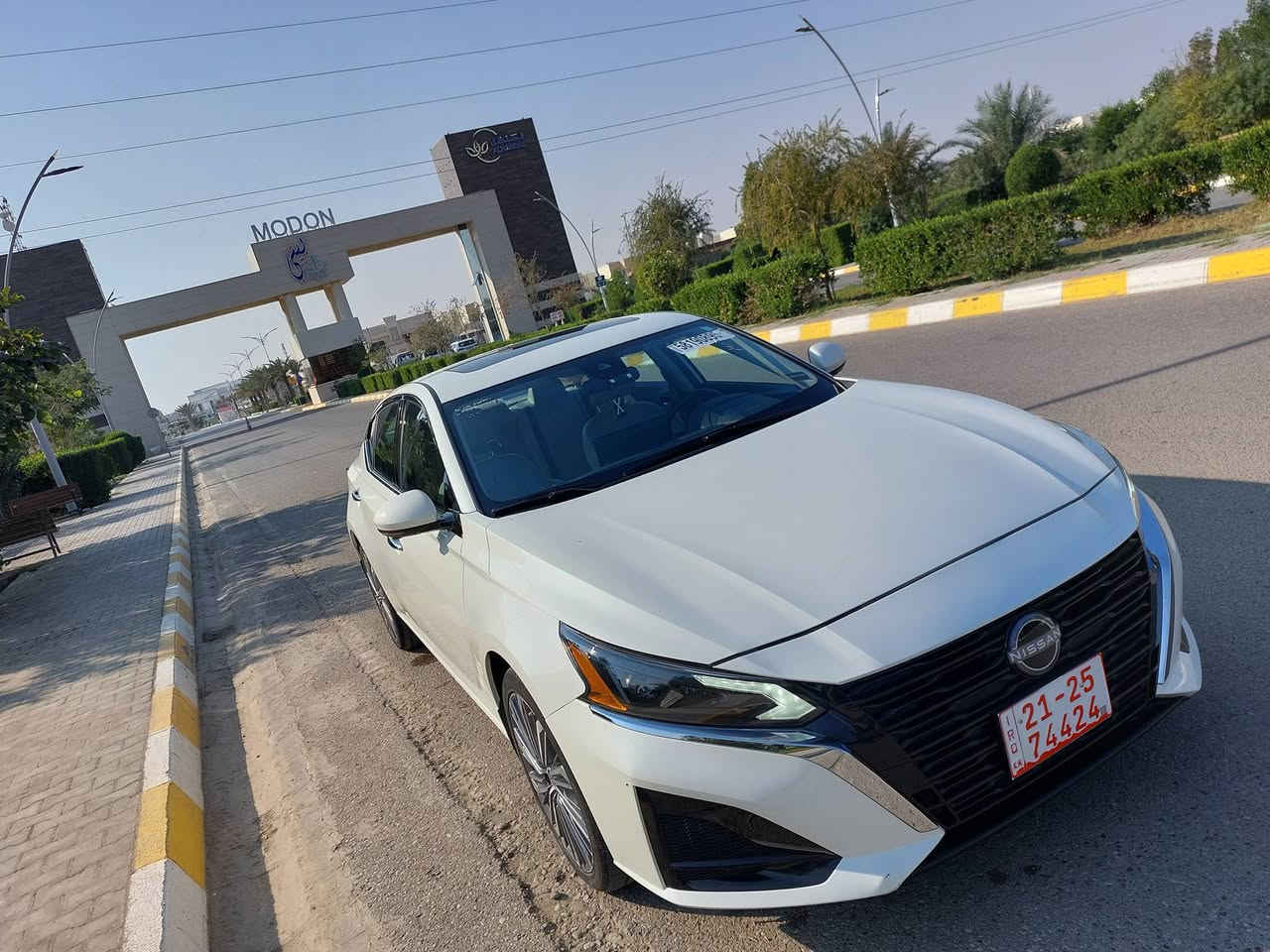 السلام عليكم
للبيع التيما لون أبيض موديل 2025 فئة SL أعلى فئة 
دخول جديد 
فور ويل وبيها مواصفات هواية
_كامرات محيطية 
_داخل أبيض كشنات جلد
_تبريد قطعتين
_نظام سماعات Boss
_سلايد وهاندبريك بصمة
_ شاشة كبيرة
وبعد بيها هواي مواصفات
ماشية 3 الآف قابل للزيادة 
بدون أيرباك 
حادثها كلش خفيف وتصليح درجة أولى 
رقم كاتي 
للتواصل ***********
غير متواجد عالفيس 
وصور الحادث مرفقة بالمنشور
