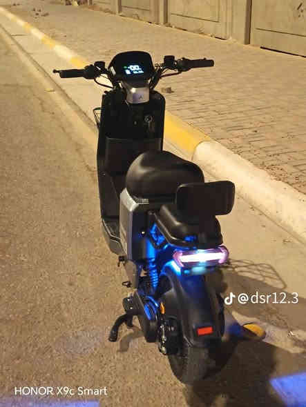 وهذه رقمي ***********

السلام عليكم 
للبيع موطور شحن R900

مواصفات 
بصمه 2 سويچ 2
شاشه بعدها بنايلونها 
لايت بومة عالي ناصي 
بريكات 
دبلات 
باتريات ٣٠ امبير بس واحد  ٢٨
اشاير يمين يسار 
تواير جدد 
ستاند 
الموطور حيل نضيف 
الاستفسار اكثر خاص 

شرط مابي كلشي وين ماتريد تفحصو ..؟
