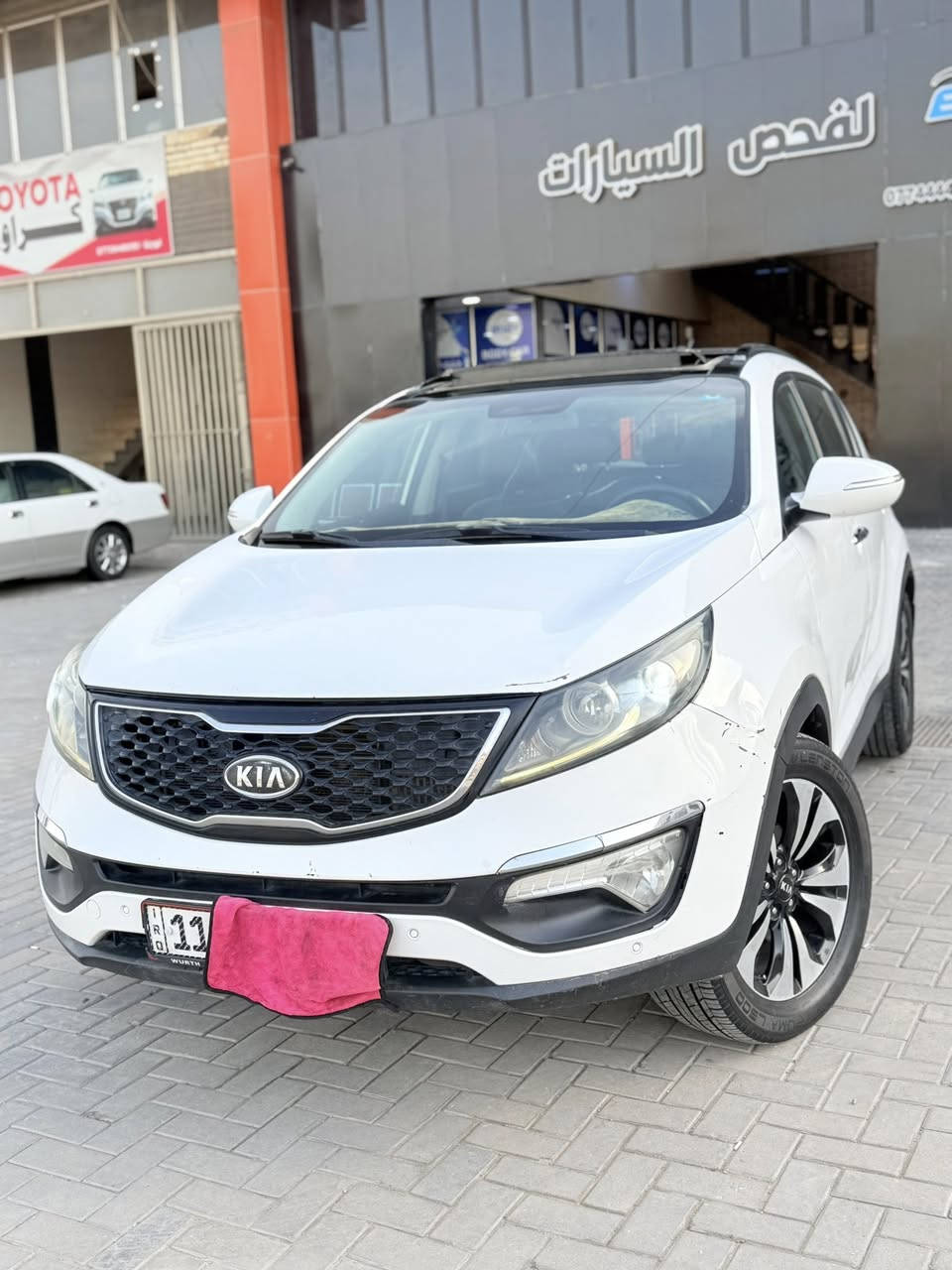 السلام عليكم #جوه_السوك 120 ورقه
كيا سبورتج 2012 فول مواصفات وارد امريكي مكينه GDI 2000 بيها جاملغ امامي صبغ وشبر بل باب السائق فقط
بصمه - بنوراما على طول قماره - كشن سائق كهربائي- كشنات جلد اسود-  أشاره بل مري - مري كهربائي - حساسات امامي او خلفي - كامره بلاديه - تبريد بيانو - ٣ نظام قيادة 
كير او محرك خير من الله تبريد ثلج صدر نص عمر مكينه مفتوحه  رقم جديد سنويه جديده هزه جديده مكاني بغداد البلديات ***********
