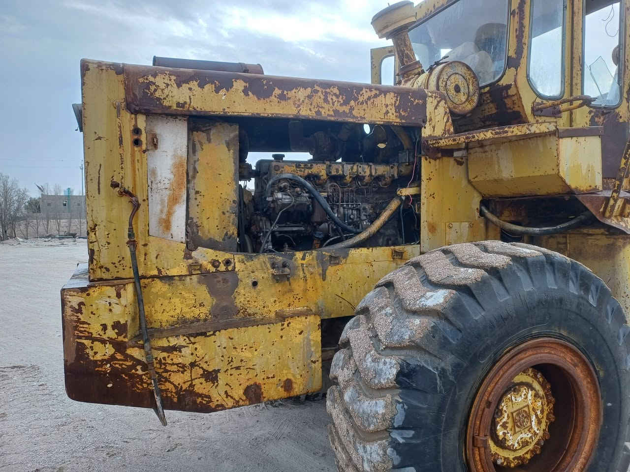 سلام عليكم مكينه موديل ٨٢ رقم بصره محرك جديد كير نضيف ١٣٠ وبيه مجال زبير  ***********
