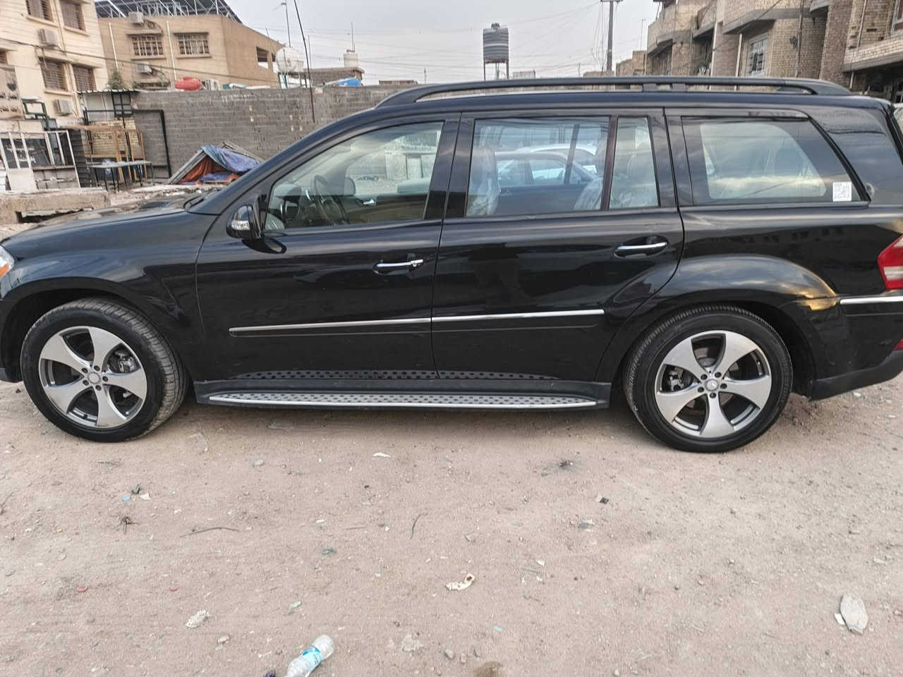 السلام عليكم مرسيدس للبيع او مراوس GL 450 فول مواصفات السيارة مكفولة كفالة عامة من الضربة او الصبغ السيارة جوبلس مكينة وكير كفالة جاهزة حدادية جديدة جاهزة عل اخر حباية رقم ***********
