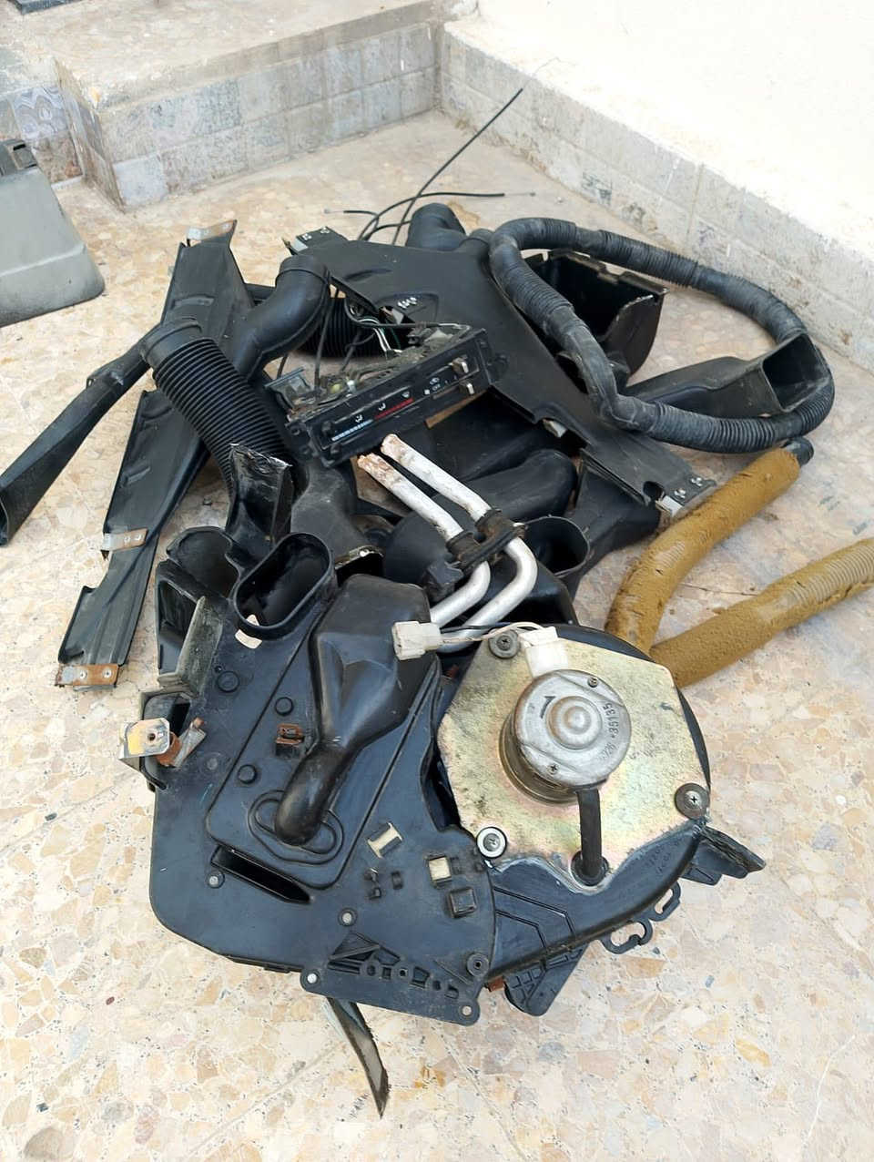 السلام عليكم تدفئه اماميه للبيع جديده هيه وجايناتها الاستفسار الاتصال 
‭0751 808 3158
***********
