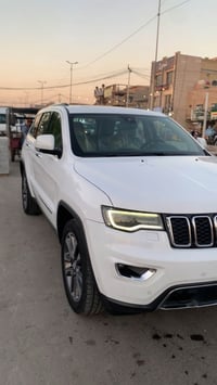 بيع مستعجل جيب 18 فول مواصفات كفالة عامة  جيب كراند شيروكي (خليجي) لمت...