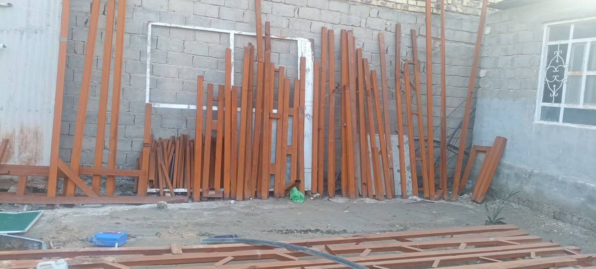 سلام عليكم
شخاط حديد للبيع 
نظيف 
حله شارع 80 مجاور مدينة ألعاب أرض بابل 
للأستفسار الاتصال على الرقم التالي ***********
