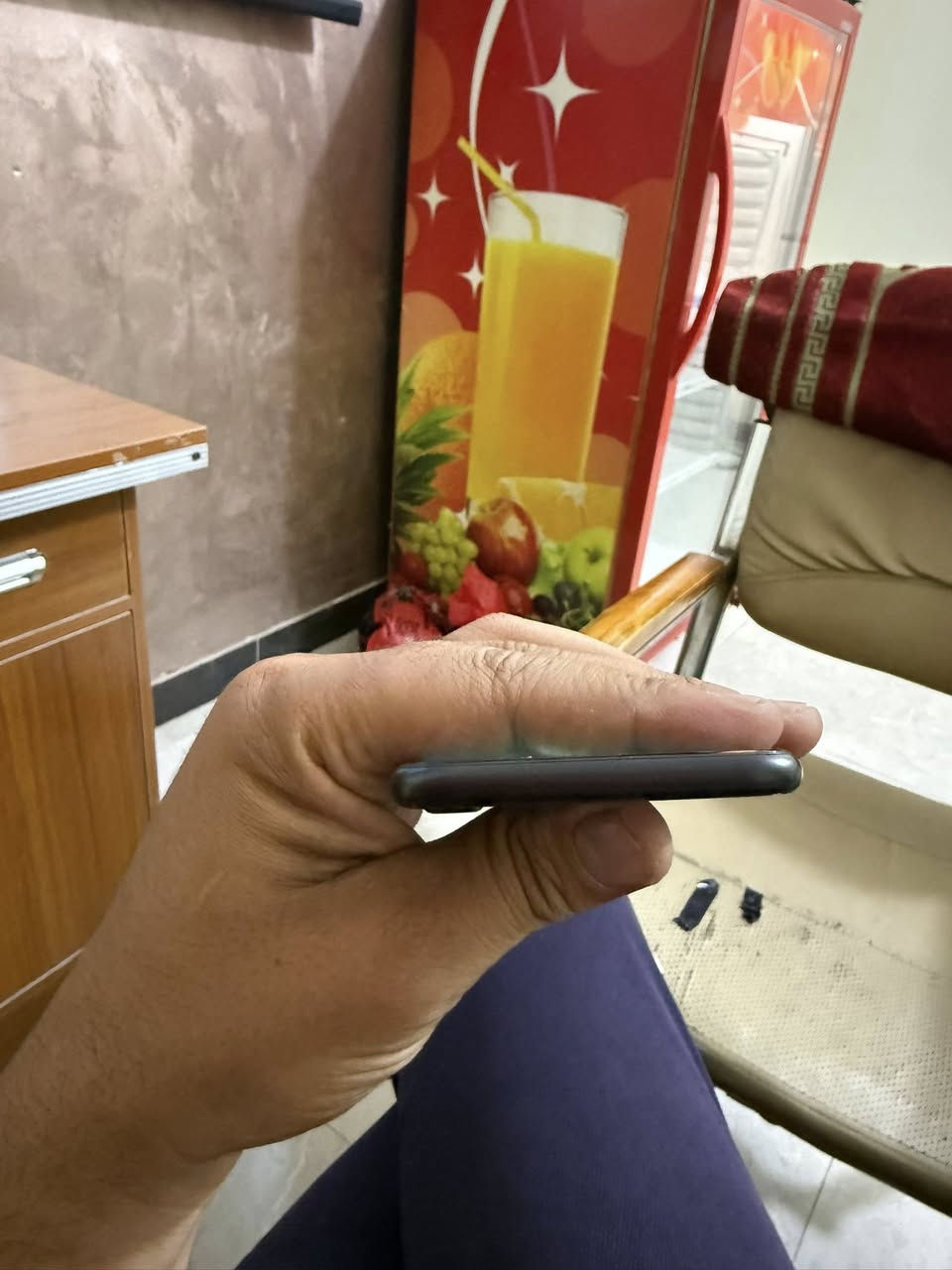 IPhone SE2
بطارية 90
 ذاكرة 128
نظيف جداً 
السعر 150 
العامرية شارع العمل الشعبي
***********
