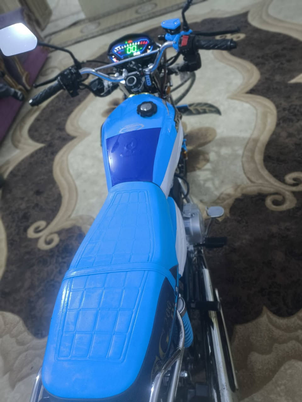 يالله دراجه هونزده موديل2025للبيع السعر 825بي مجال محرك 200ccمحرك ما ممدود عليه صبانه المكان الرمادي جزيره البذياب هاذ رقمي للتواصل ***********مو شراي لا تعبني ولا اتعبك
