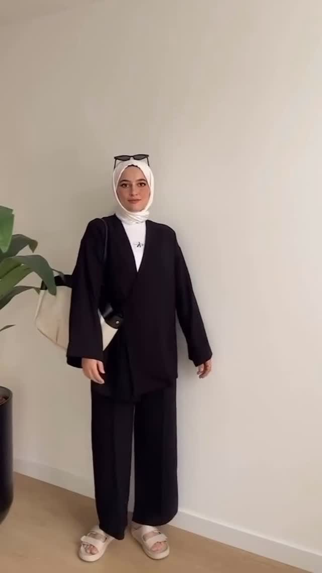 🖤🖤

متوفر ب3 الوان 
قياسات من36لل48 
للحجز مراسله الصفحه 
#محرم #fashion


**إذا كنت صاحب هذا الإعلان وتريد حذفه لأي سبب، رجاءا أرسل رسالة إلى الدعم الفني**