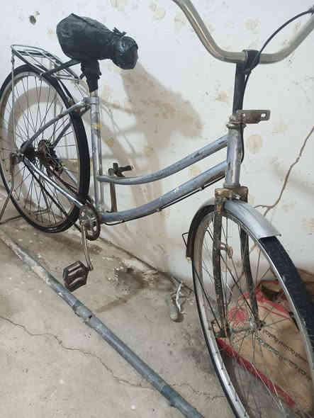 باسكل بايدر
حجم 27
مابي نقص بس الجاملغ الخلفي وموجود بس تشدة وجديد
للبيع السعر 35
العنوان الرمادي حي البكر قرب النادي الملكي 
للاستفسار الاتصال ***********
